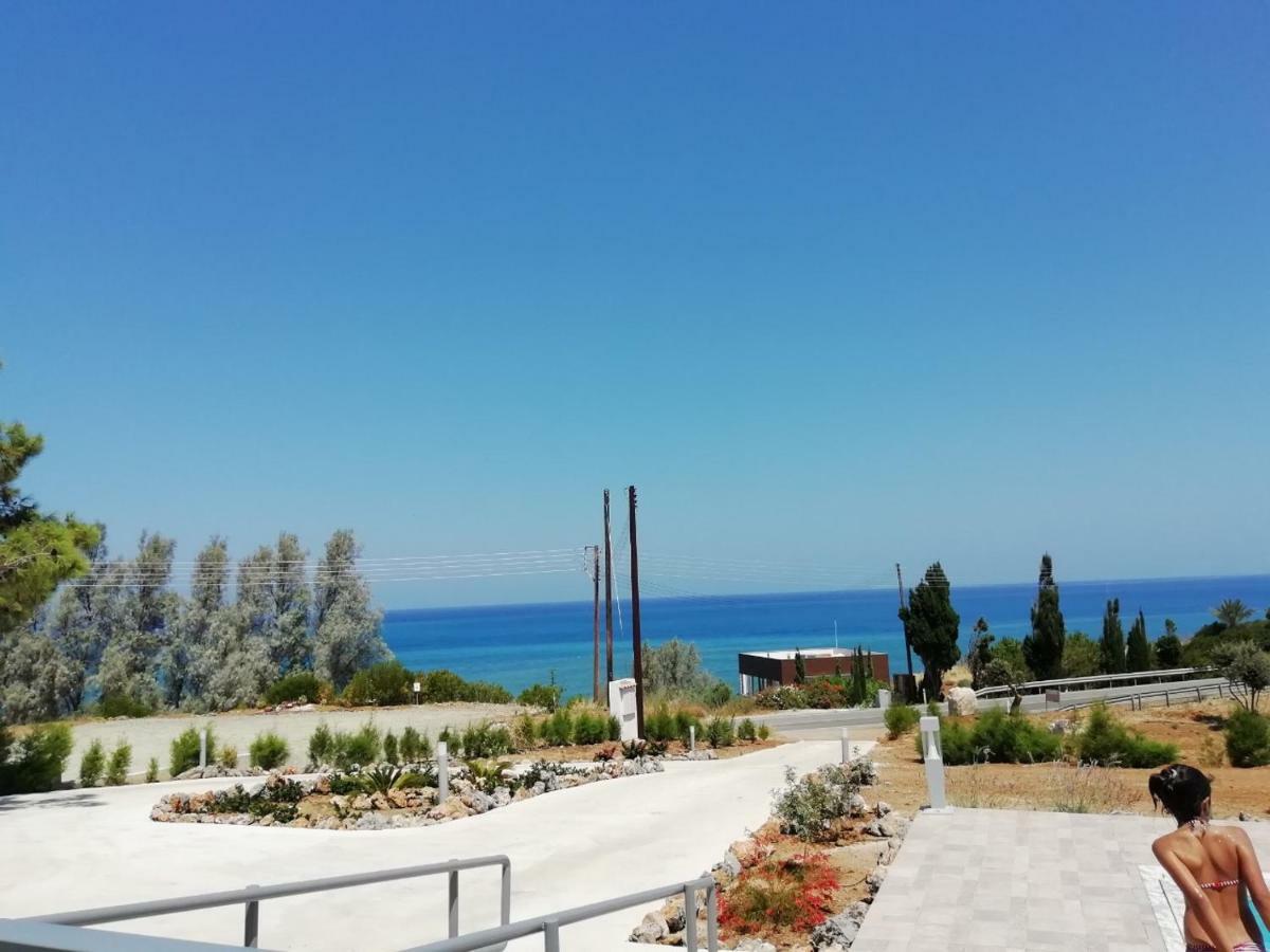 Pomos Idol Exceptional Beach Villa Bagian luar foto